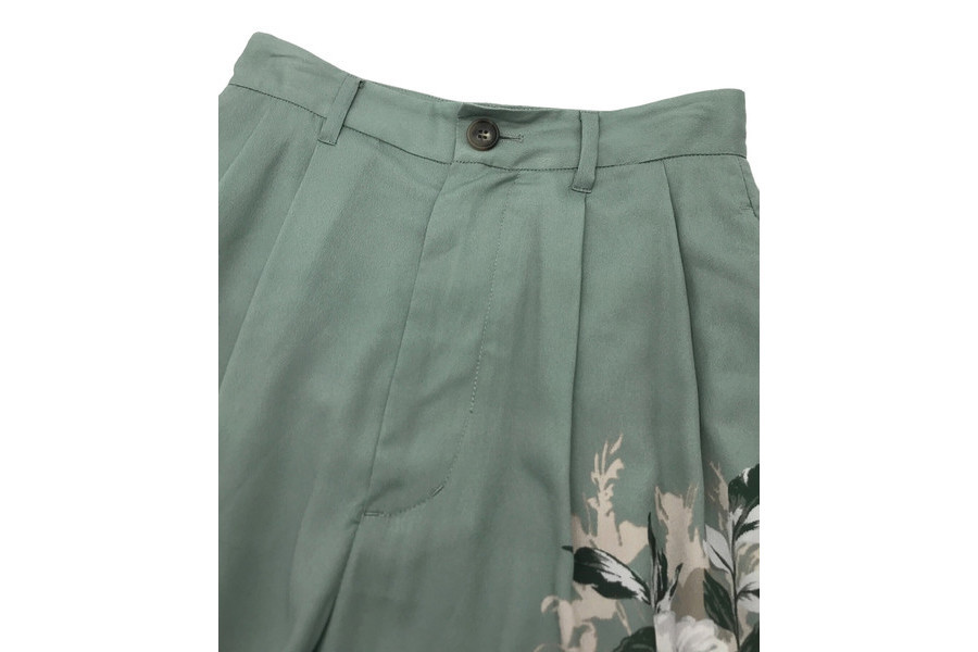 CLANE/クラネ】から「PANEL FLOWER PANTS パネルフラワー パンツ」を ... CLANEクラネFLOWER PLEAT PANTS パンツ