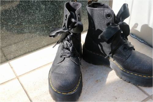 Dr.Martens / ドクターマーチン】グリッター6ホールブーツ入荷