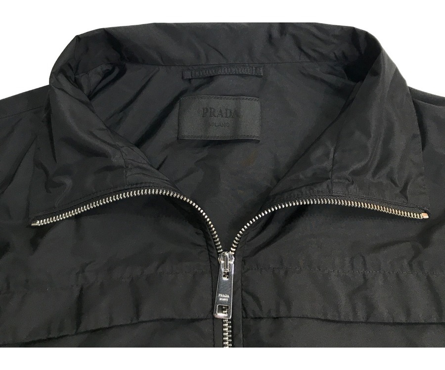 PRADA/プラダ】からアームロゴプレート付ナイロンジャケット買取入荷