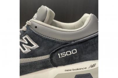 「スニーカーのNEW BALANCE 」