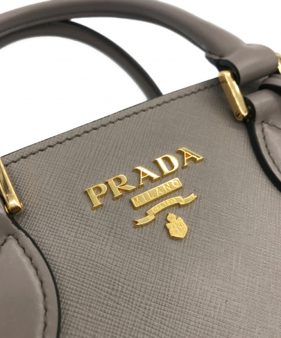 「インポートブランドのPRADA 」