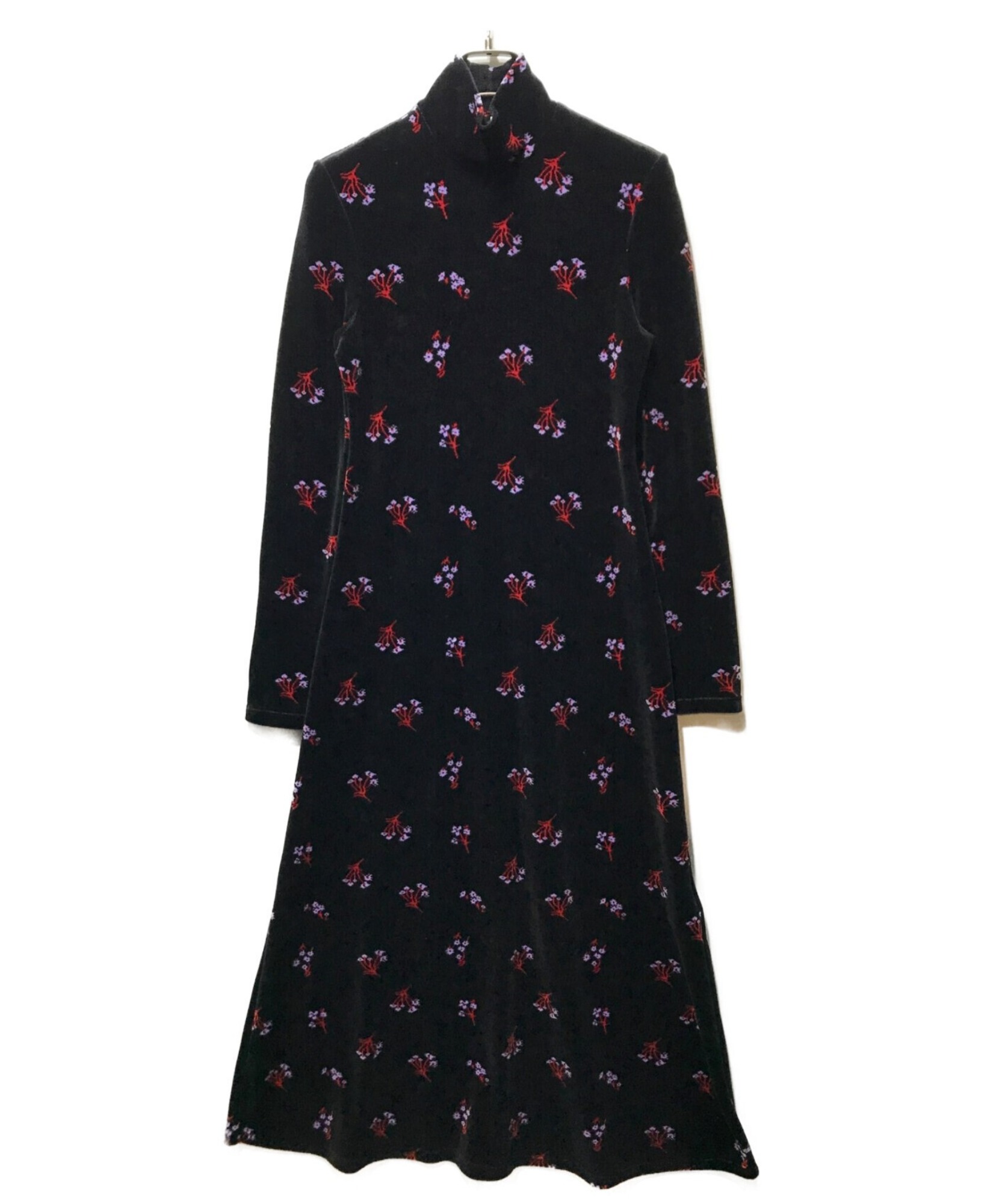 【mame kurogouchi/マメクロゴウチ】から「Floral Velour Jacquard High Neck Dress フラワー ベロア ジャガードハイネック ドレス ワンピース