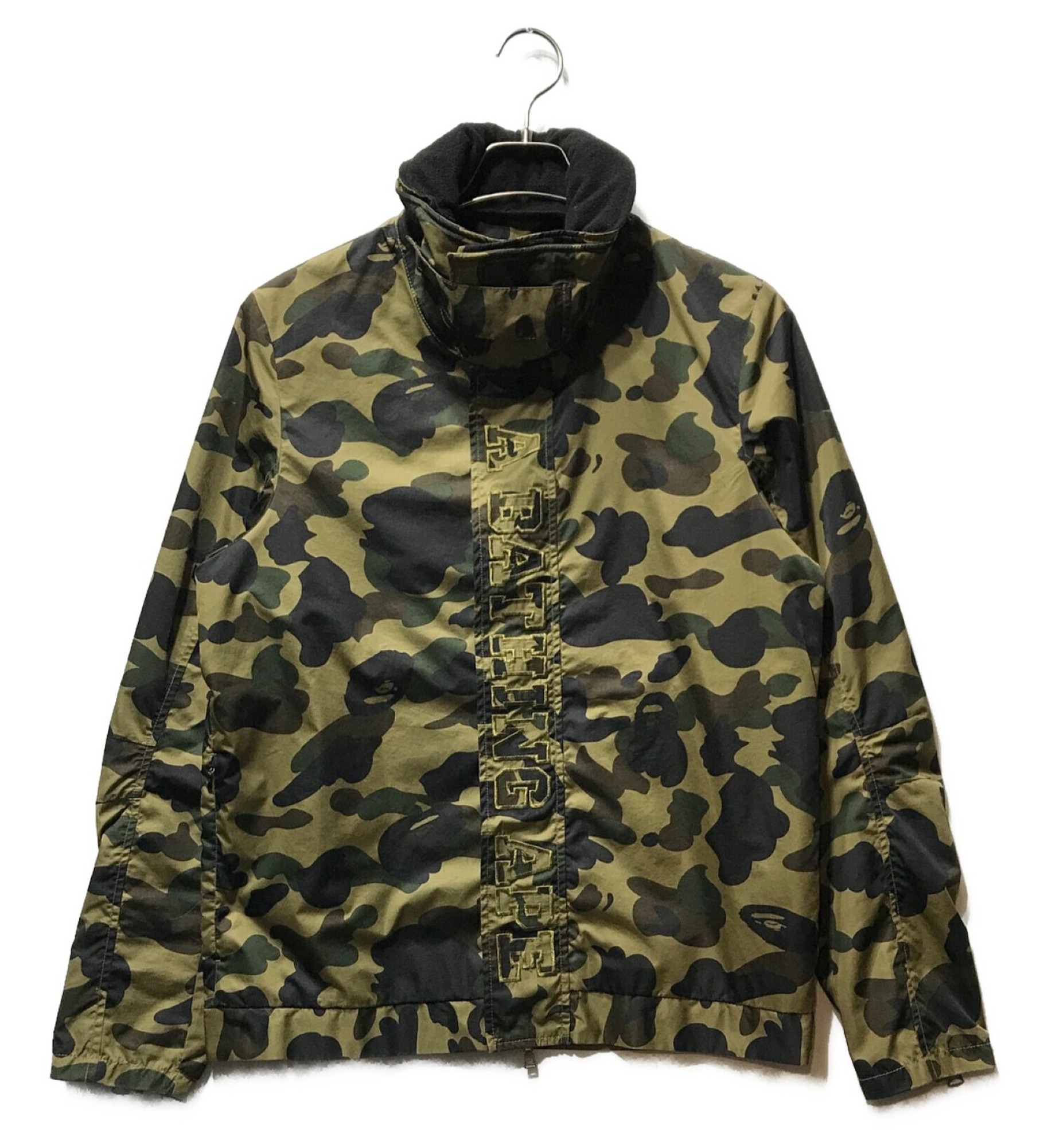 【美品】アベイシングエイプ ファー付きダウンジャケット サルカモ Mサイズ ファー ダウンジャケット BAPE camo ベイプ ape エイプ 迷彩