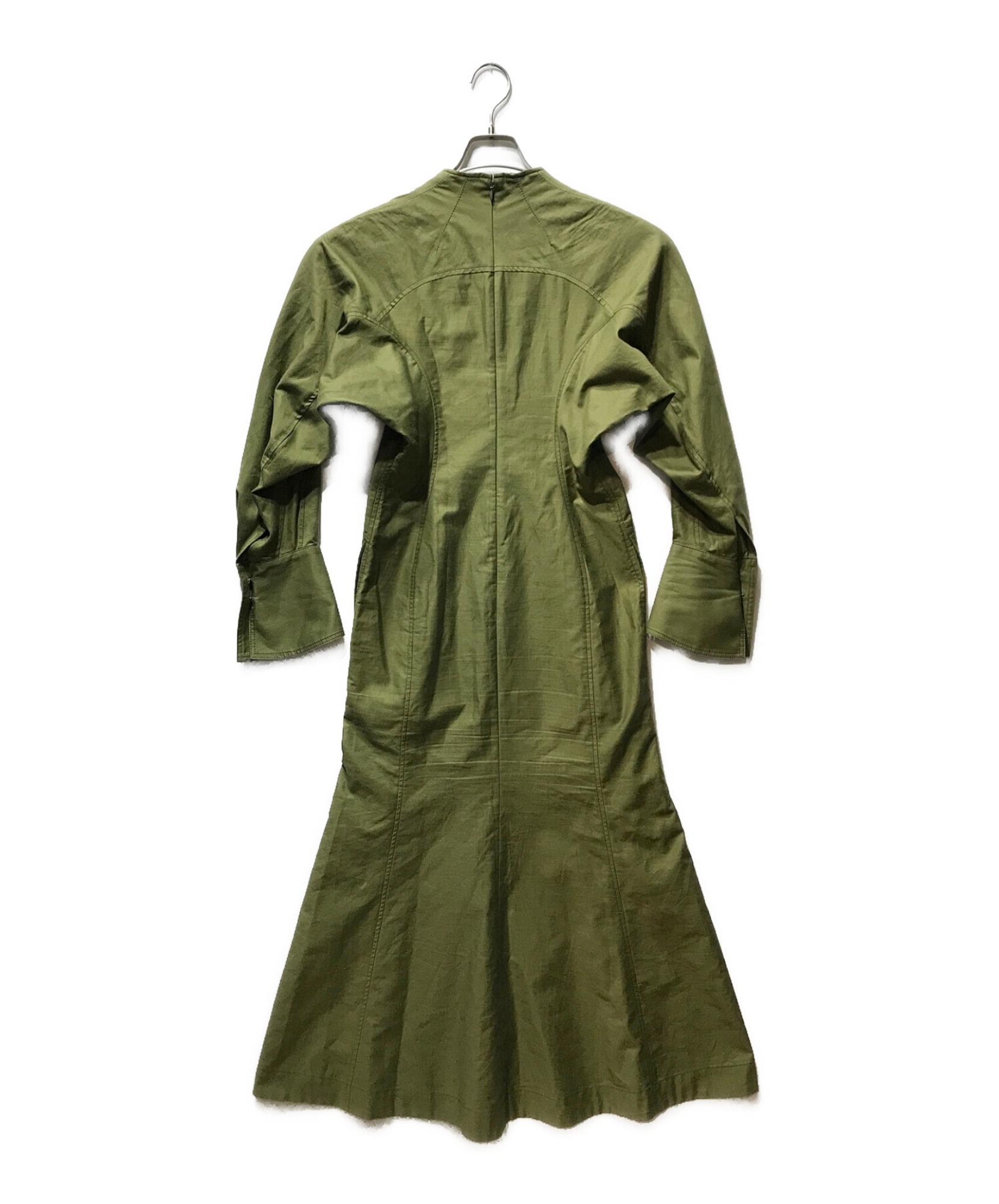 mame kurogouchi/マメクロゴウチ】から「Military Cotton Deep Neck Dress ミリタリーコットン  ディープネックドレス」を買取入荷致しました。[2022.10.24発行]｜トレファクスタイル三鷹南口店｜洋服・古着の買取と販売の専門店｜トレジャーファクトリー（トレファク）の  