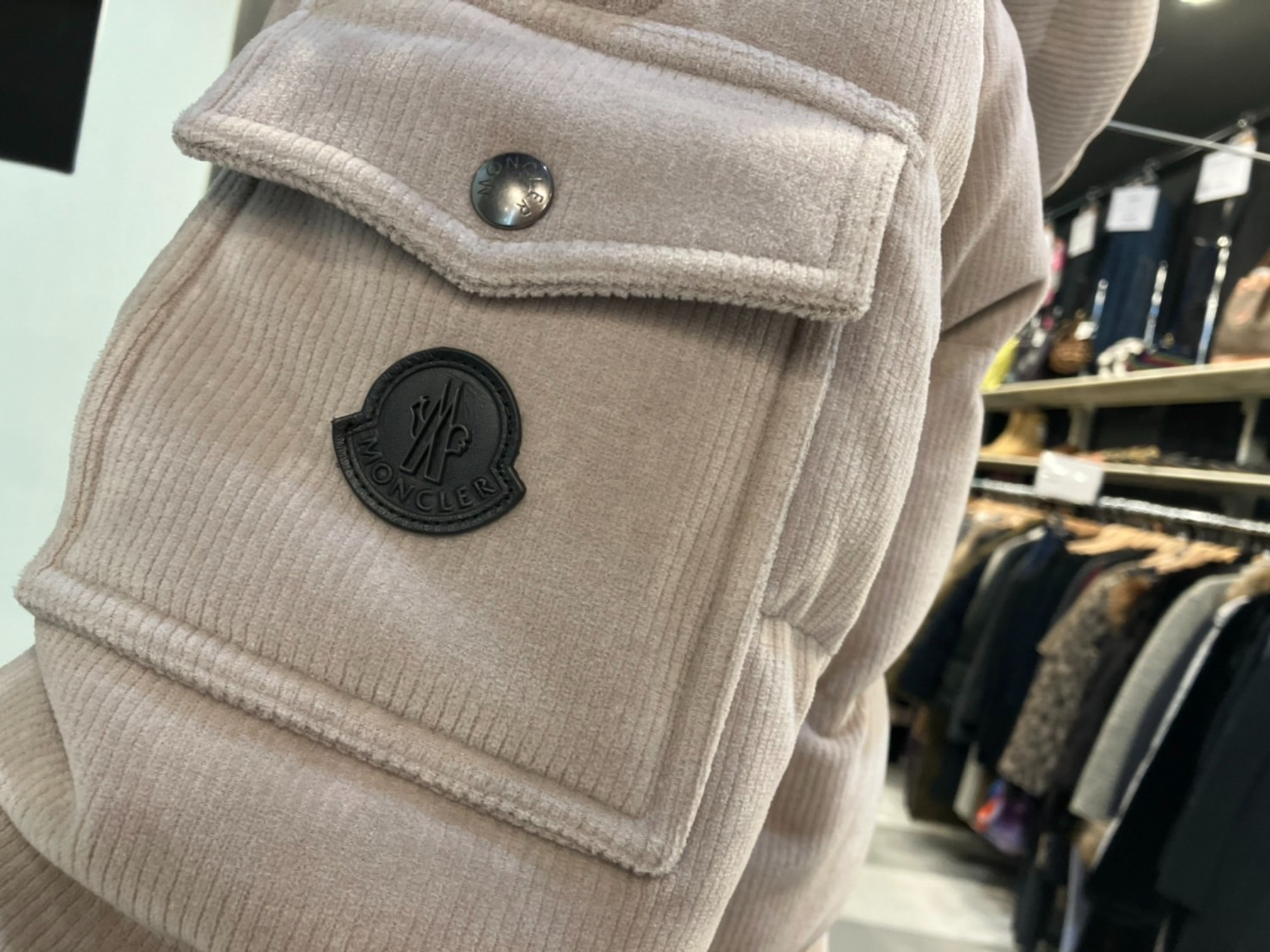 MONCLER/モンクレール】から「MAYA GIUBBOTTO フード付 ジップアップ