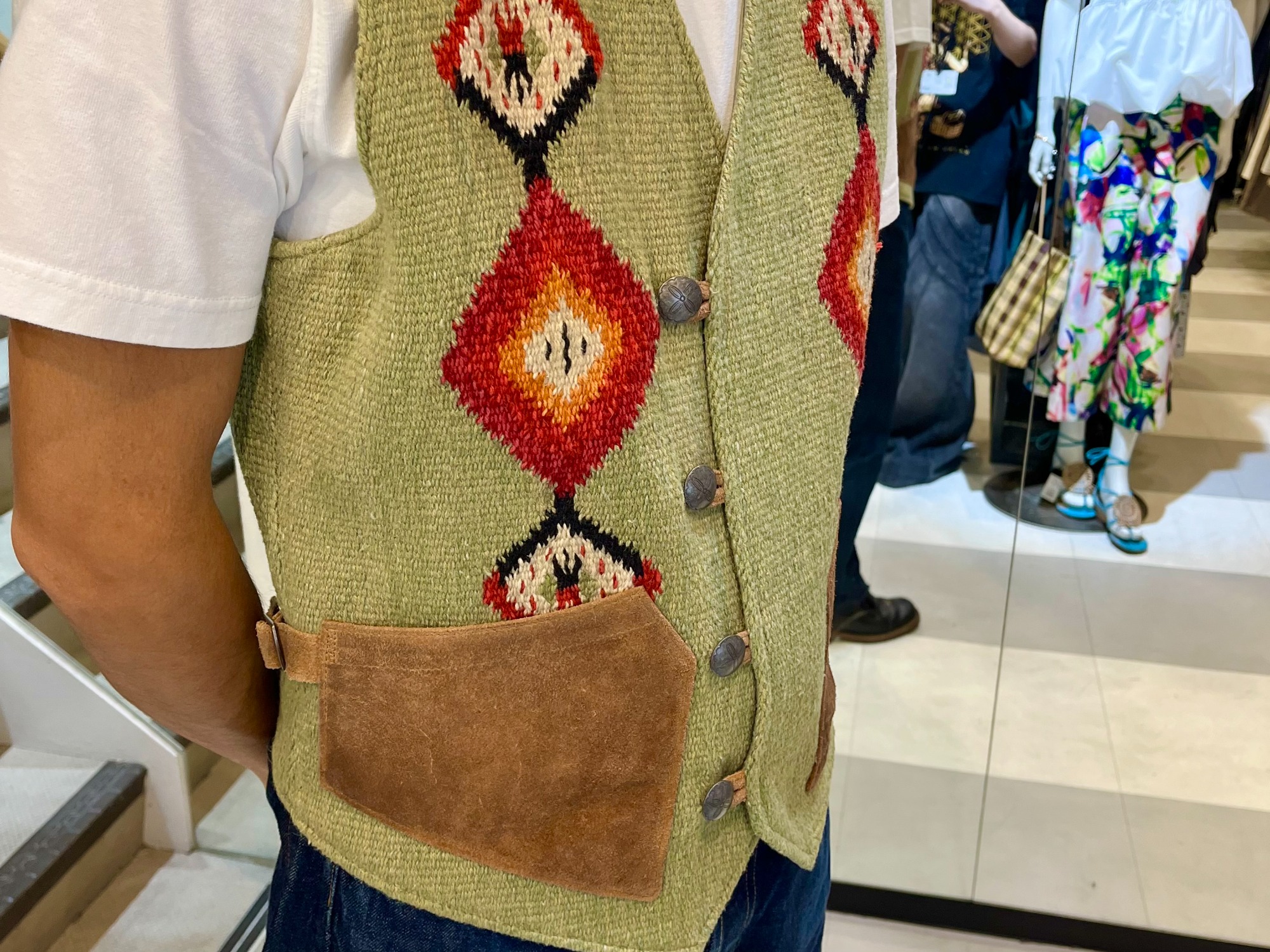 RRL/ダブルアールエル】から「ネイティブラグレザーベスト」を買取入荷 