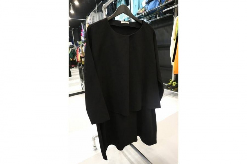 PLEATS　PLEASEの三鷹南口