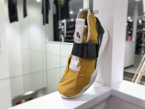 買取入荷のストリートブランド