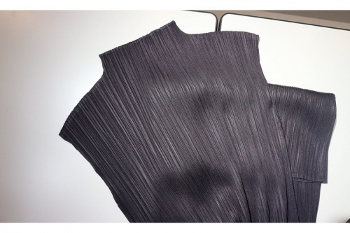 PLEATS PLEASEのプリーツプリーズ