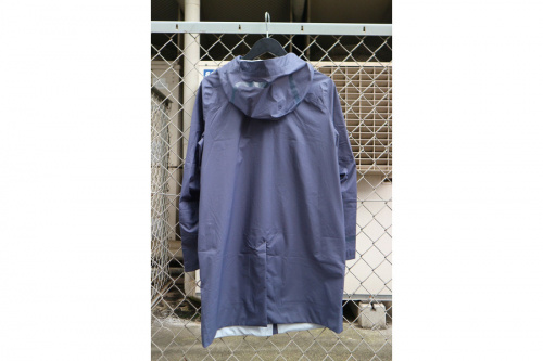 デサントのコート