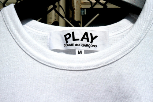 ロゴドンのcomme des garcons