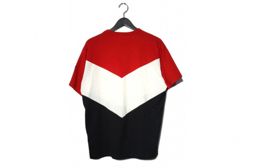 モンクレールのMAGLIA  T-SHIRT