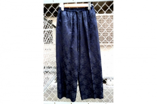 フラワーJQサテンパンツの三鷹南口