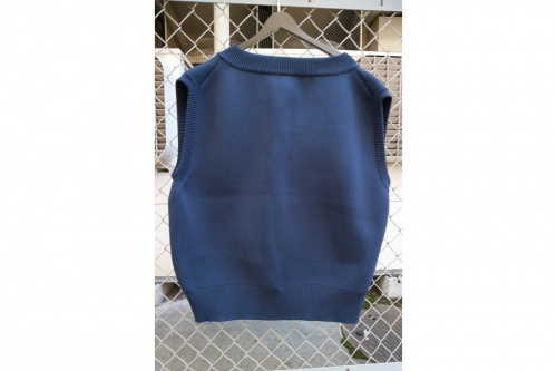 ネイムのニットベスト