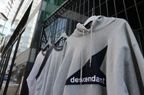ストリートブランドのDESCENDANT x the POOL aoyama