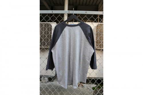 ディセンダントのプルオーバーパーカー