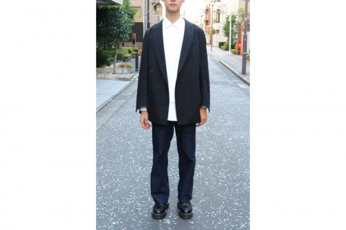 ビックシルエットピークドラペルダブルジャケットの三鷹南口