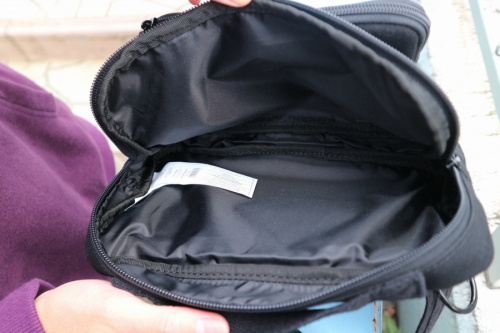 ラフシモンズ×イーストパックのボディーバッグ