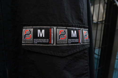 ナイロンジャケットの三鷹南口