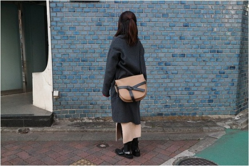 ロエベのGATE BAG