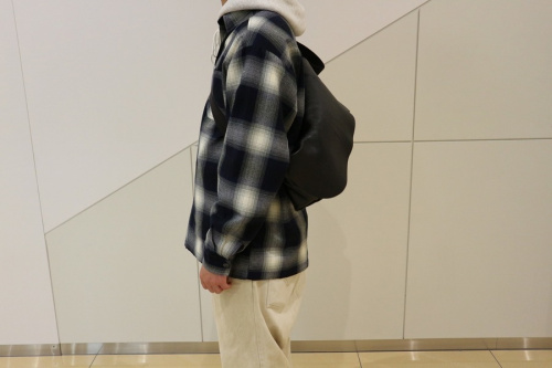 ユニアンドコーのメッセンジャーバッグ