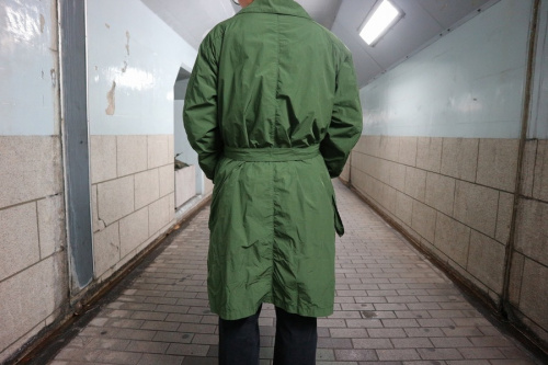 製品染めタイロッケンコートのメンズ