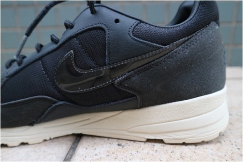 ナイキ×フィアオブゴッドのAIR SKYLON 11