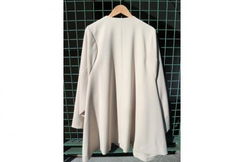 クラネのSCOOP SLEEVE FLARE COAT