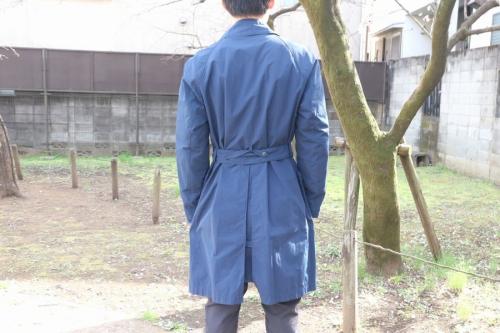 single trench  coatの三鷹南口　