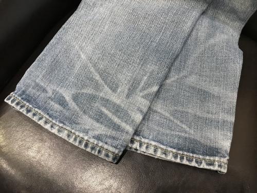 ダブルアールエルのSLIM FIT セルビッチデニム