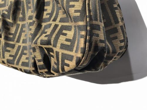 ハンドバッグのズッカ