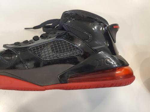 ナイキのJORDAN MARS 270