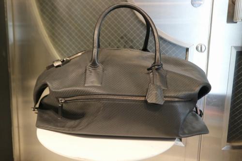ダンヒルのシャーシボストンバッグ