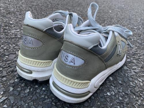 ニューバランスのnew balance M990KBM2