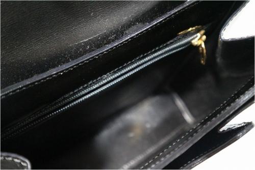 レザーハンドバッグ