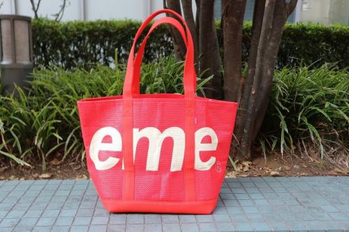 シュプリームのRaffia Tote