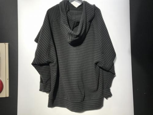 シャリーフのリップルボーダーレイヤードフーディ