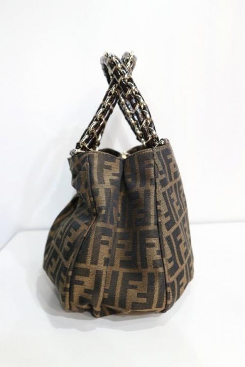 フェンディのハンドバッグ