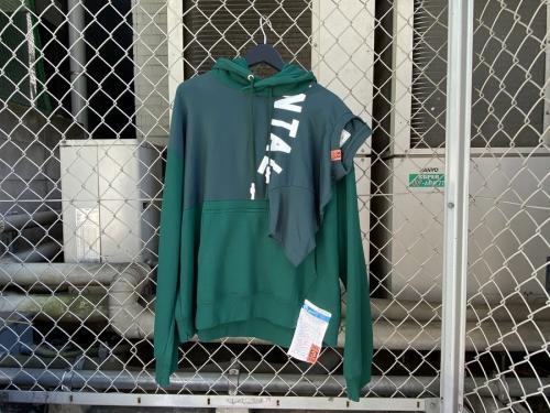 T-sh docking hoodieの三鷹南口　