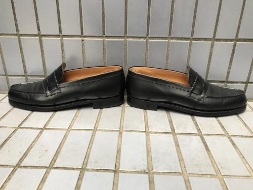 180シグニチャーローファーの革靴