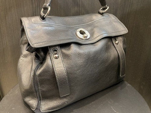 ラグジュアリーブランドのYves Sain Laurent