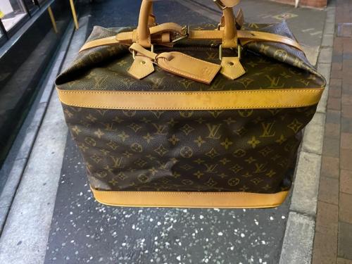 LOUIS VUITTON 　のルイ ヴィトン　