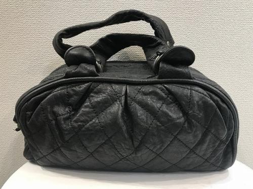 シャネルのココマーク レザーキルティングハンドバッグ