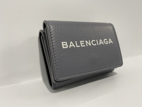 ラグジュアリーブランドのBALENCIAGA