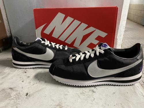 ナイキのCORTEZ BASIC