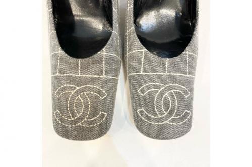 ステッチココマークパンプスのシャネルココマーク　シャネルパンプス