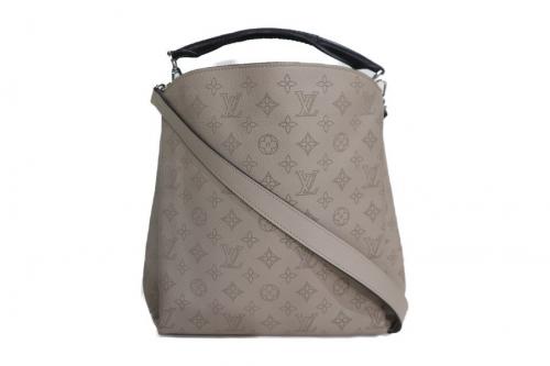 LOUIS VUITTON のルイ ヴィトン