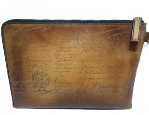 ベルルッティのNINO GM クラッチバッグ セカンドバッグ