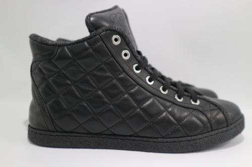 シャネルのマトラッセスニーカー