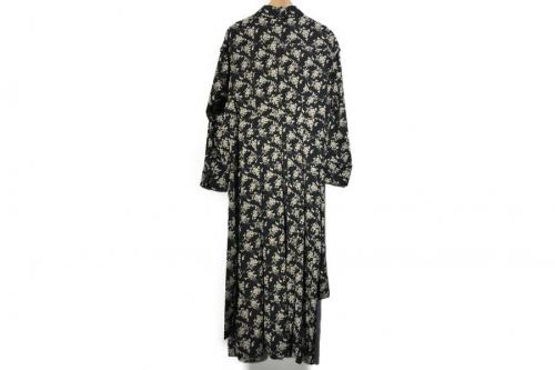 クラネのWAIST RIBBON FLOWER ONE PIECE